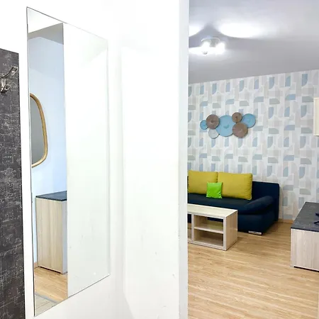 Prime - Modern 2 Bedroom Family With Balcony & Parking Included Apartamento