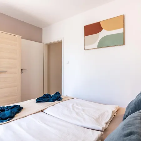 Prime - Modern 2 Bedroom Family With Balcony & Parking Included Διαμέρισμα *