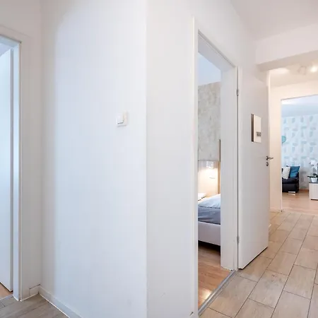 Prime - Modern 2 Bedroom Family With Balcony & Parking Included Βουδαπέστη