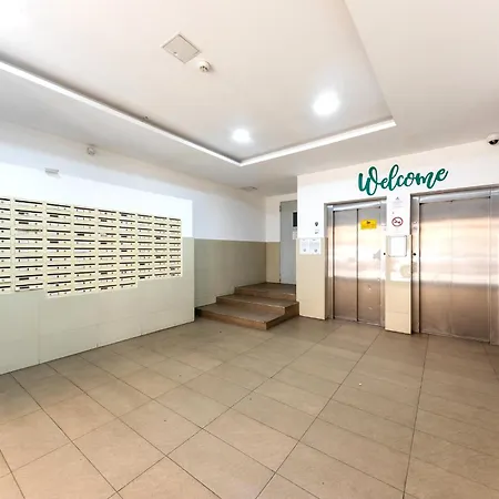 Prime - Modern 2 Bedroom Family With Balcony & Parking Included Βουδαπέστη
