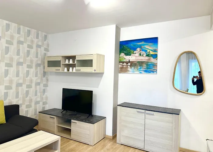 Prime - Modern 2 Bedroom Family With Balcony & Parking Included *